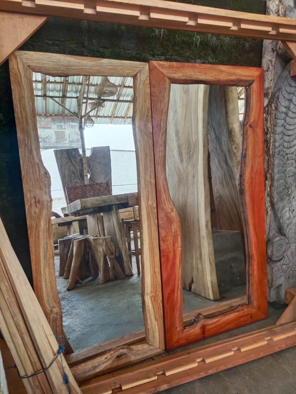 Cermin kayu alami dengan bingkai kayu solid berkontur organik