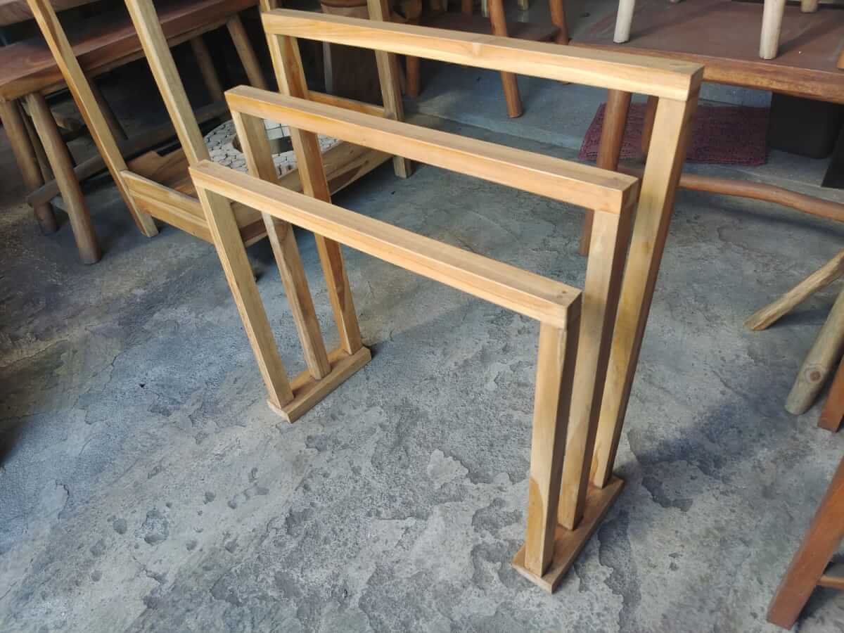 Jemuran handuk kayu 3 gantungan desain minimalis natural untuk kamar mandi
