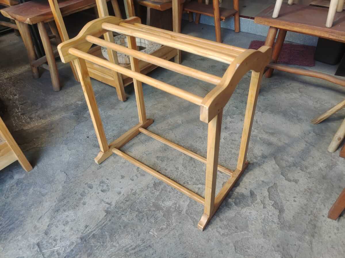 Jemuran handuk kayu 5 gantungan desain minimalis natural untuk kamar mandi