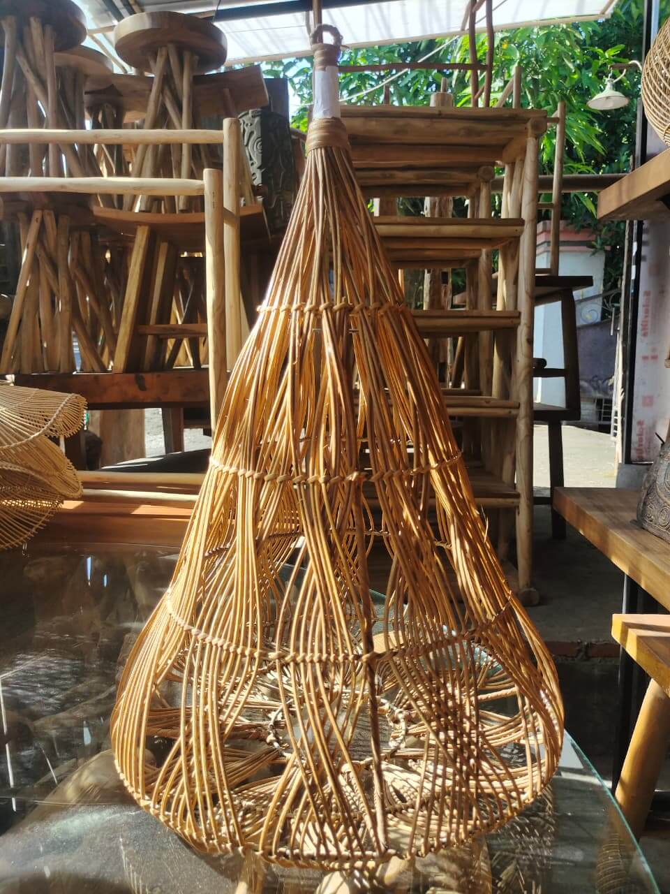 Lampu gantung rotan anyaman natural handmade untuk dekorasi interior