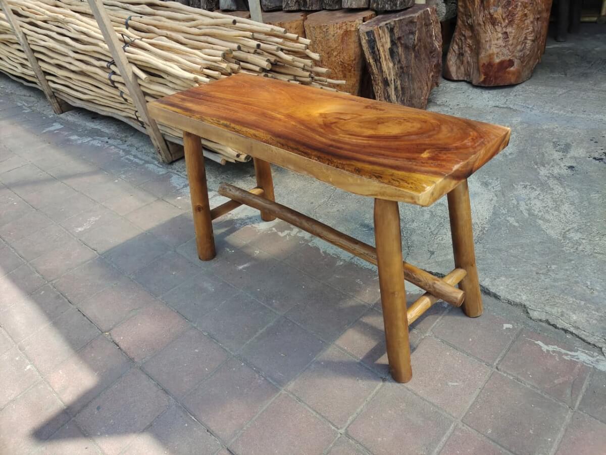 Kursi panjang jati solid dengan desain natural