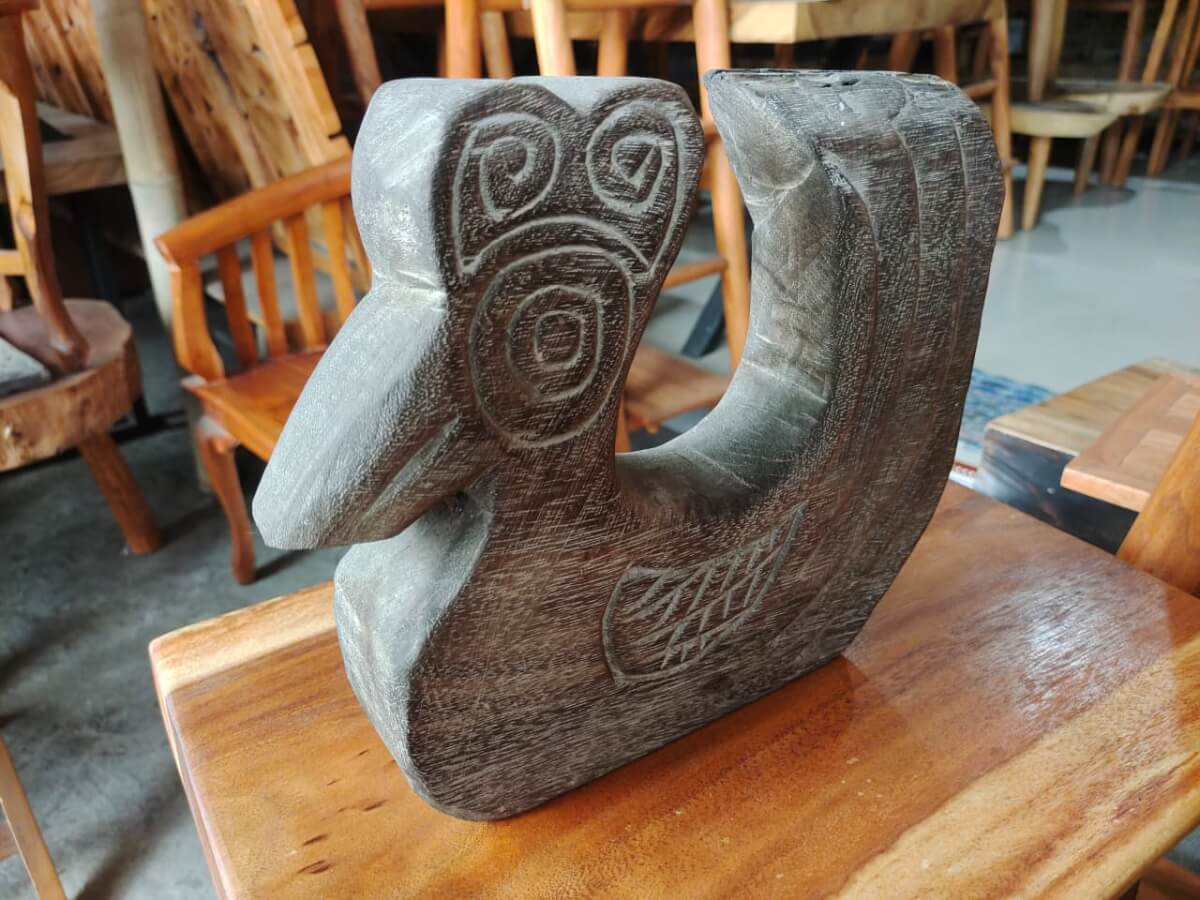 Patung Burung Primitive
