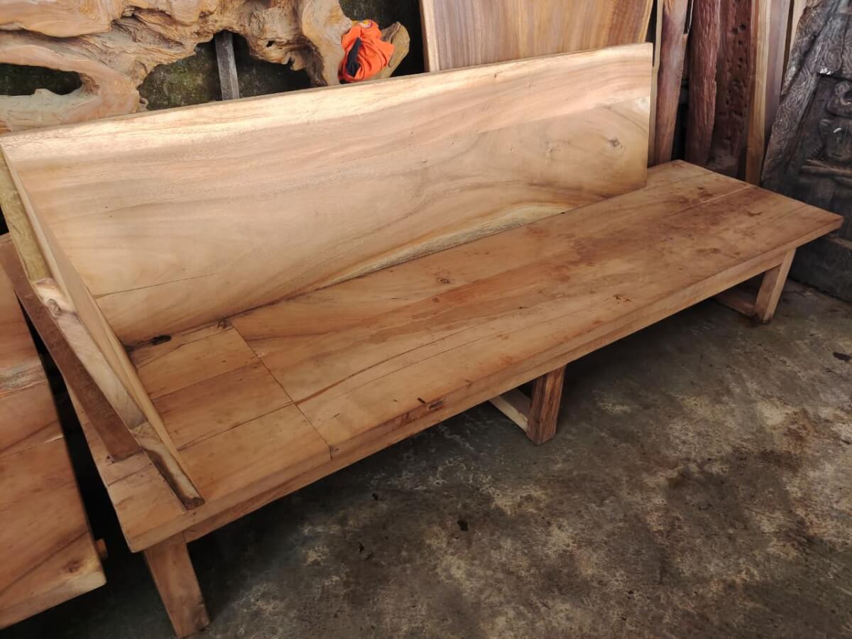 Sofa C solid wood featuring a sturdy wide-plank backrest and seat.