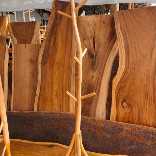 Gantungan Jaket/Helm