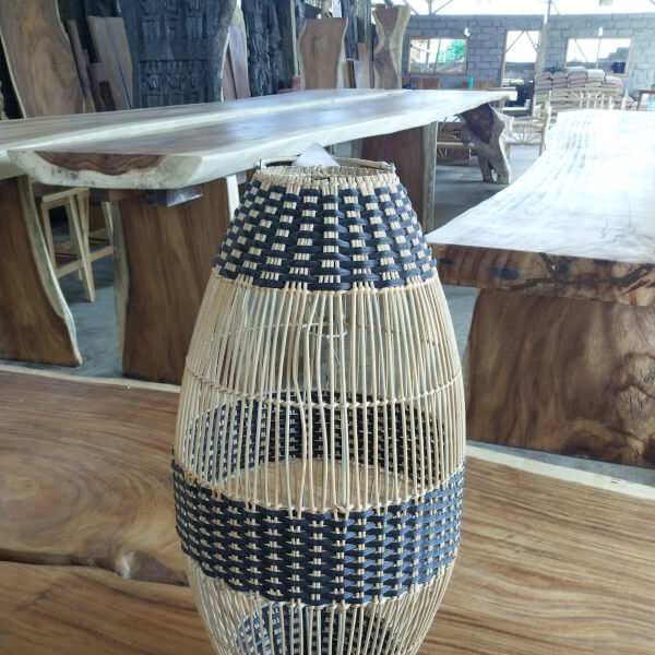 Lamp Basket W