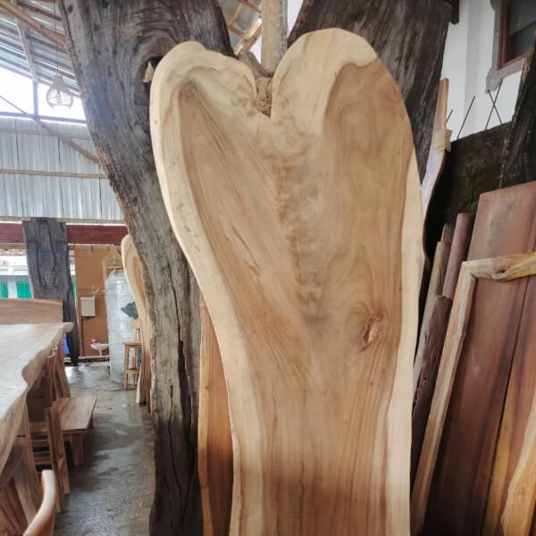 Natural Wood Planks 70 – 90 x 240 cm